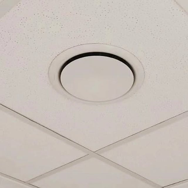 A swirl diffuser connected with a strangle band, to get a joint that is genuinely airtight rather than one that looks it.